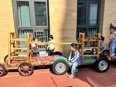 中班下学期生活花絮（我们的公交车）