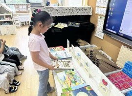 中班下学期生活花絮（给图书宝宝分类）