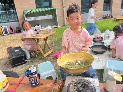 中班下学期生活花絮（趣玩小山坡）